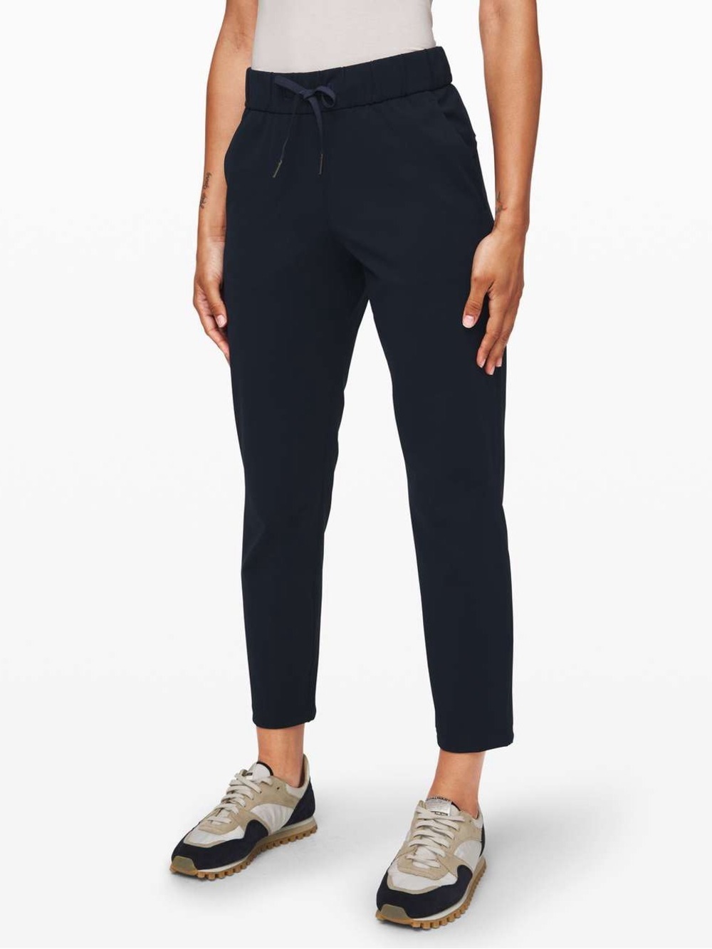 Lululemon On the Fly 7/8 Pant - Size 8 - Navy Blue - Breathable Lightweight